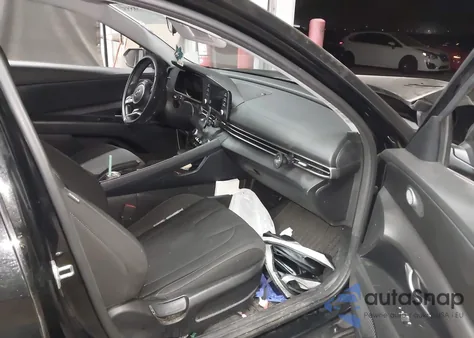 2022 Hyundai Elantra Sel z USA, uszkodzony, nr VIN 5NPLM4AG8NH079769